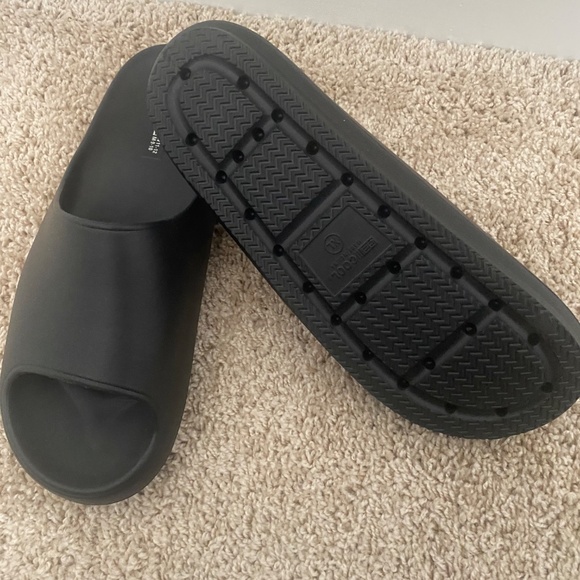 New Without Tag Men’s Slip On Sandals Size XL 11-12 - Picture 4 of 5
